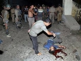 Индийская полиция открыла огонь по демонстрантам, погиб журналист