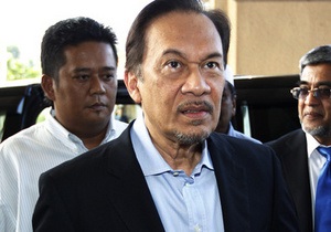 В Малайзии лидера оппозиции судят за гомосексуализм
