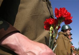 В Киеве 9 мая в общественном транспорте ветеранам войны будут вручать цветы