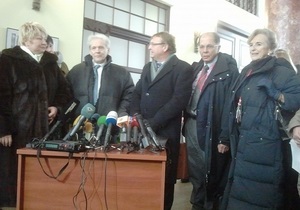 Власенко: Украинские врачи отобрали у Тимошенко выводы канадской стороны