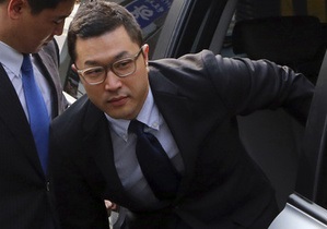 Сына президента Южной Кореи продержали 14 часов на допросе у прокурора