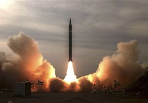 Иран заявил о начале производства двух новых видов ракет
