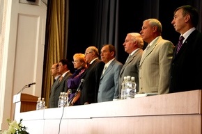 Молодые доценты получили ключи от новых квартир