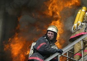 На киевском заводе произошел взрыв: есть жертвы