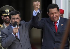 Чавес высмеял слухи о размещении в Венесуэле иранских ракет, наведенных на США