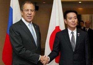 Главы МИД Японии и РФ договорились улучшить отношения
