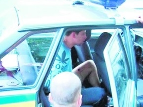 Пьяный киевлянин разбил несколько авто и бросался с ножом на гаишников