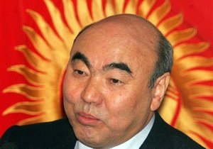 Аскару Акаеву разрешили вернуться в Кыргызстан