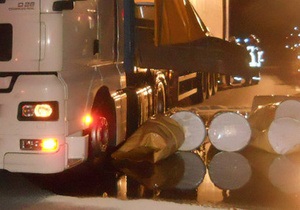 Новости Германии - пробки в Германии: В Германии пролившиеся на шоссе две тысячи литров меда остановили движение транспорта