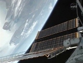МКС уклонилась от обломка китайского спутника