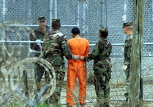 США отправили трех узников Гуантанамо в Грузию