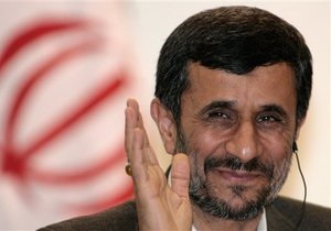 Янукович поздравил Ахмадинежада и еще шестерых президентов с праздником Навруз