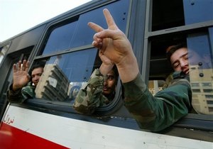 Сирийские революционеры получили свою первую зарплату
