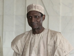 Президент Нигерии призывает расследовать убийство лидера исламистов и сотен мирных жителей