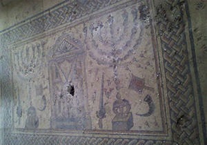 В древней синагоге Тверии вандалы повредили мозаики, которым около 1,6 тыс. лет