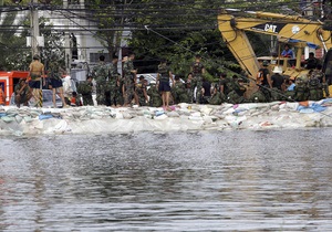 В столице Таиланда продолжается сильнейшее за полвека наводнение