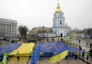 В рейтинге демократии Украина скатилась до уровня  гибридных режимов 