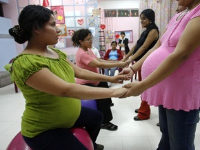 Медики: Избыточный вес во время беременности угрожает ожирением ребенку