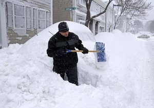 Новости США - снег США - Национальная гвардия США эвакуирует жителей прибрежных городов. Есть первые жертвы стихии - снежная буря