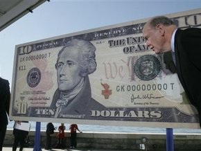 Доллар на межбанке упал на гривну (обновлено)