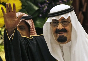Король Саудовской Аравии дал женщинам право голоса в совете