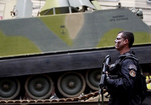 На улицах Рио-де-Жанейро появились танки