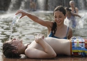 Метеорологи: Лето 2011 года не будет аномально жарким