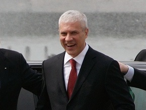 Президент Сербии попытается уговорить налетчика на его резиденцию сдаться