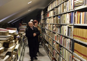 В Швейцарии один из кантонов переведет библиотеки в электронный формат