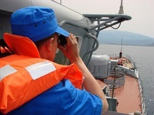 Украинский фрегат преследовал судно, подозреваемое НАТО в помощи террористам
