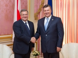 В Киеве состоялась встреча Януковича и Коморовского