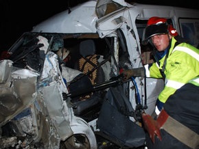 Во Львовской области микроавтобус столкнулся с грузовиком: погибли пять человек