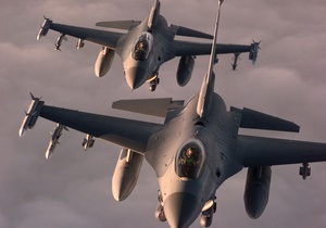 Два F-16 ВВС США экстренно сели в римском аэропорту