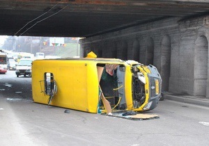 В Кривом Роге попал в ДТП пассажирский автобус, 15 человек пострадали