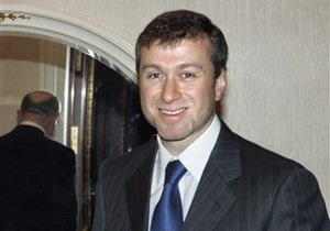 Абрамович рассказал, что Березовскому миллионы долларов передавались  наличными