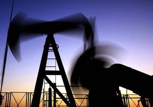 Нефть дешевеет из-за опасений падения спроса