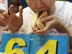 Американец приговорен к полутора годам тюрьмы за кражу хот-дога