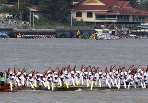 В Камбодже возникла давка на фестивале воды: 17 погибших