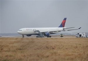 Инцидент на борту Delta Airlines мог быть попыткой теракта - Белый дом