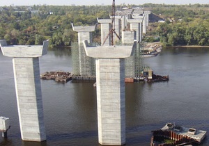 Азаров рассказал, когда закончится строительство запорожских мостов