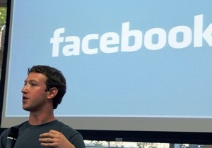 Facebook отложил IPO до конца следующего года - СМИ
