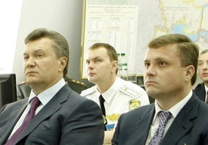 Администрация Президента добивается расширения полномочий Януковича