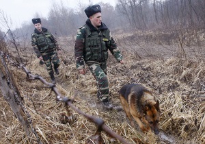 На Закарпатье контрабандисты соорудили импровизированную взлетную полосу с гирляндой