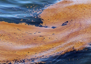 У берегов Китая обнаружили огромное нефтяное пятно