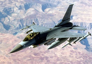 F-16 - Истребитель ВВС США пропал во время тренировочного полета