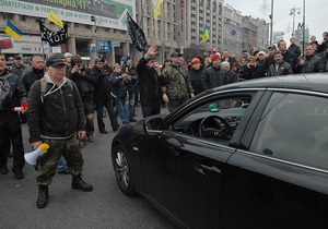 Майдан раскололся: часть митингующих пошла на переговоры с властью