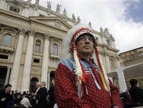 Папа Римский извинился перед канадскими индейцами