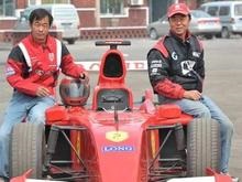 Китайские фермеры построили болид Формулы-1 из мусора