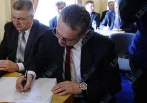 Губернатор Закарпатья пришел на заседание Кабмина в часах за 200 тысяч гривен