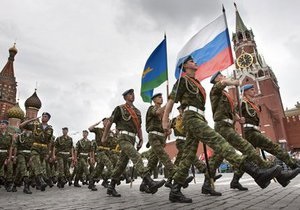 Россия увеличивает расходы на закупку вооружений: четыре триллиона рублей на три года